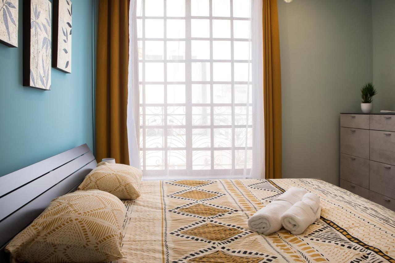 Entire Luxury Sliema Townhouse Steps From Beach エクステリア 写真