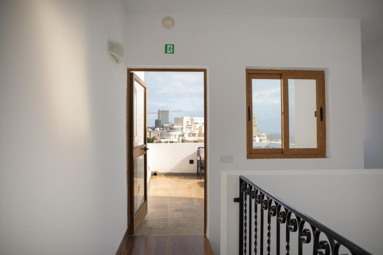 Entire Luxury Sliema Townhouse Steps From Beach エクステリア 写真
